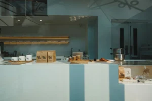 Interior de una cafetería de cannabis en Paises Bajos
