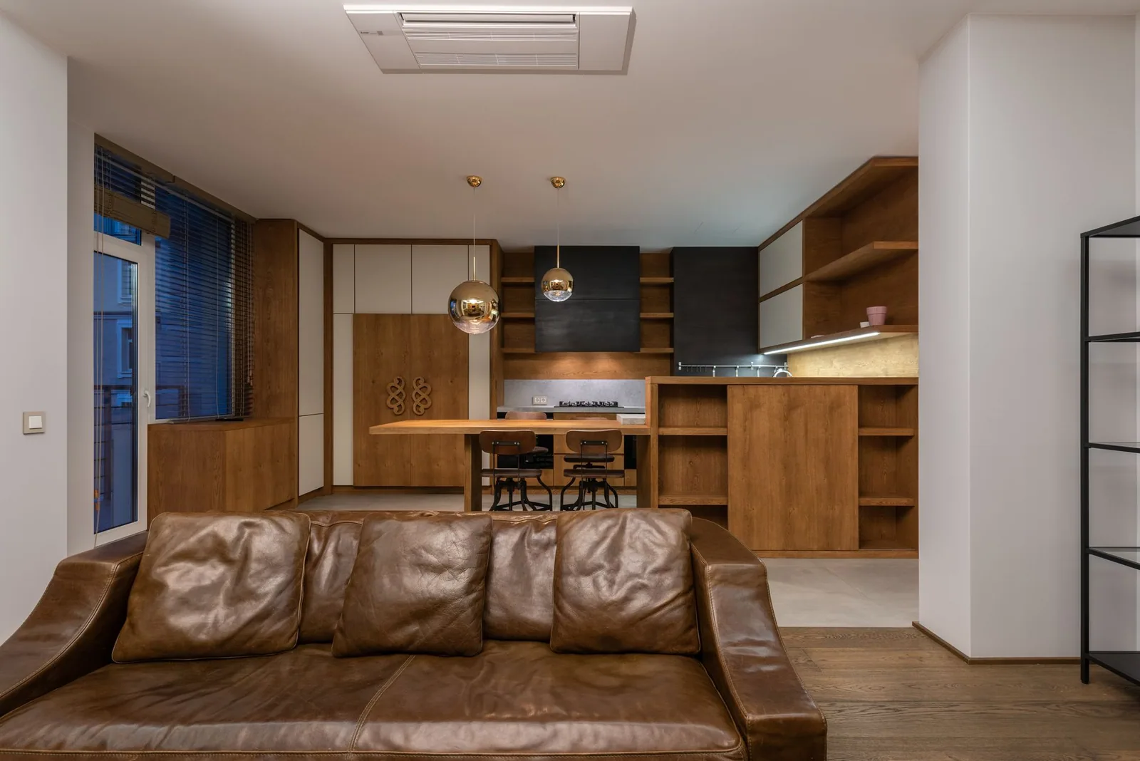 Interior moderno de apartamento en Bruselas, Bélgica
