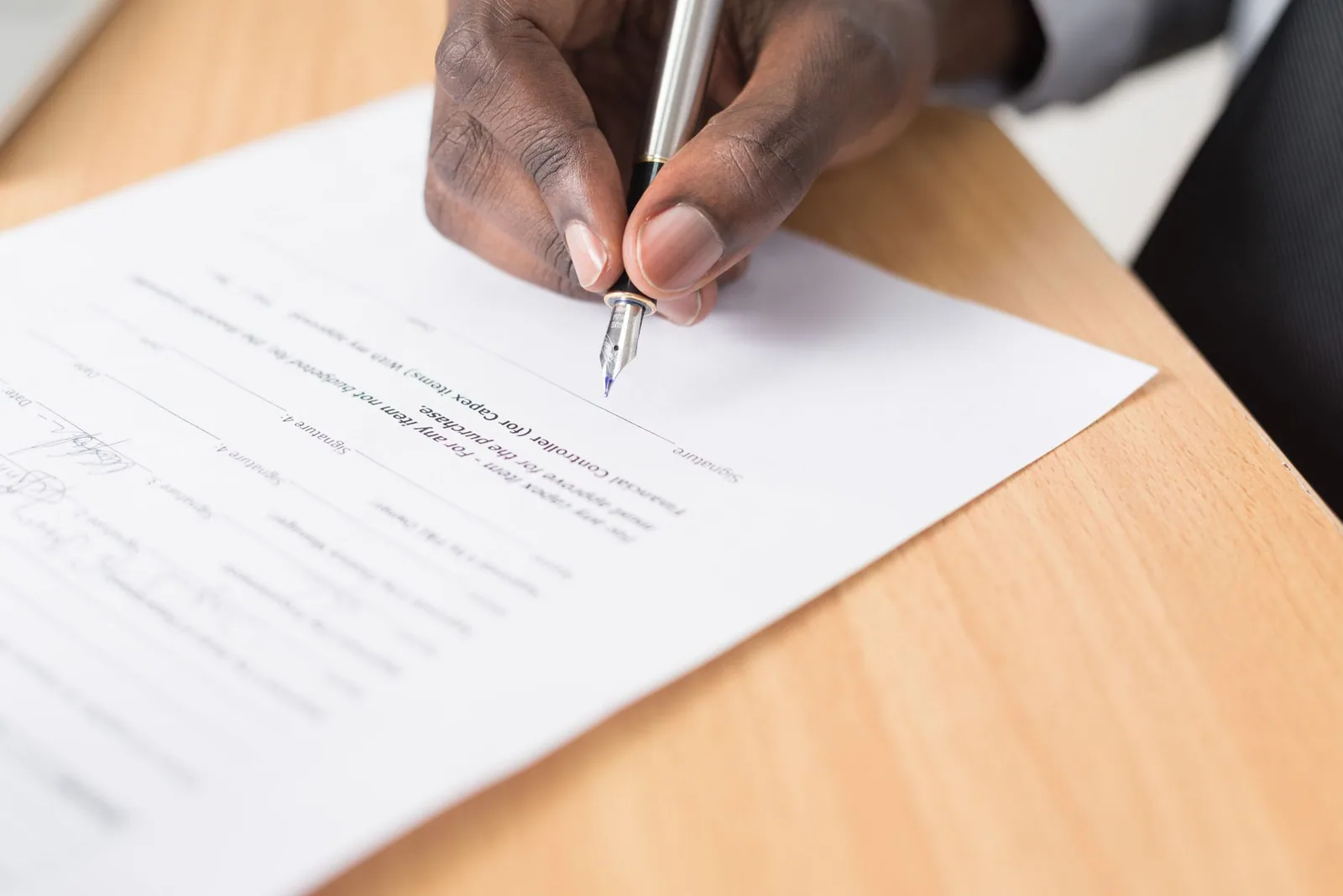 Firma de contrato de alquiler