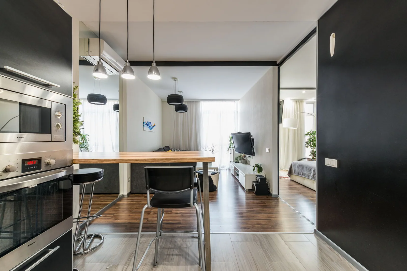 Sala de estar moderna en apartamento de Países Bajos